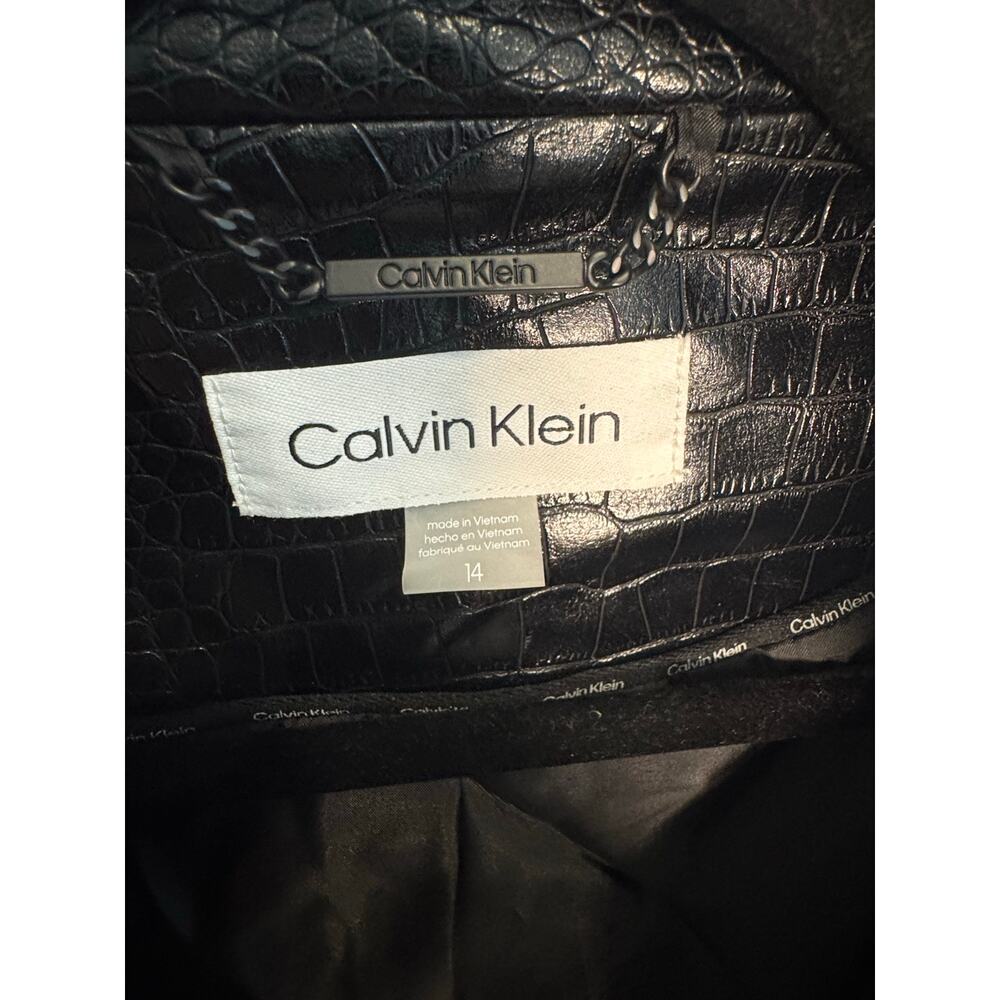 Calvin Klein | Embossed Cropped Jacket - Picture 7 of 8